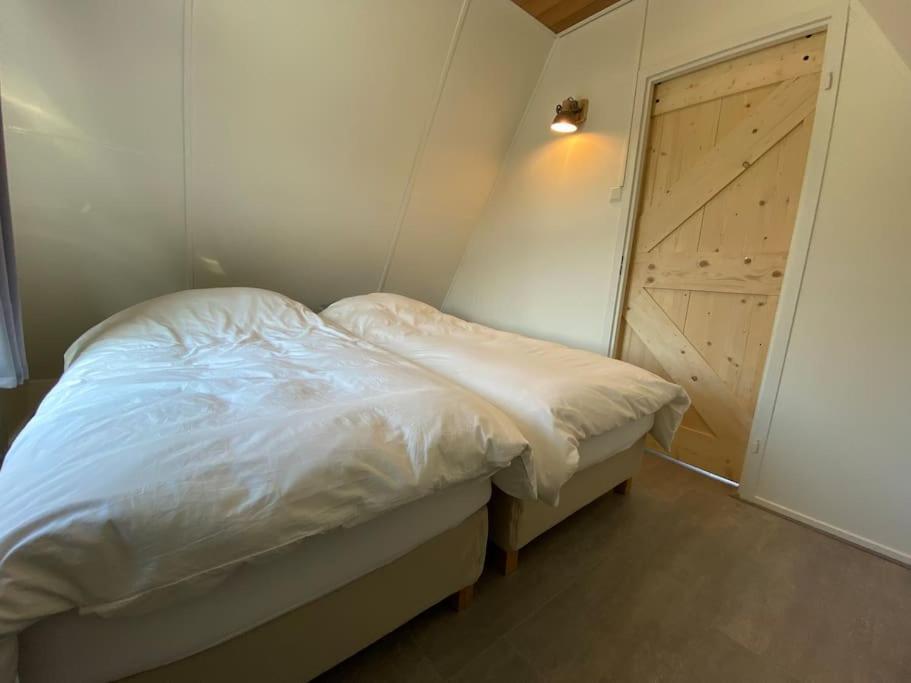 Achthoek 49, Nieuw Ingericht Vrijstaand Op 845m2 *